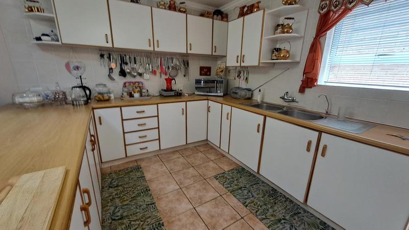 3 Bedroom Property for Sale in Stilbaai Wes Western Cape